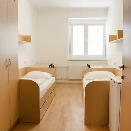 Rozna Dolina Hostal